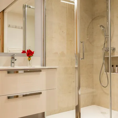 Upscale 3-room 300m From The Beaches شقة